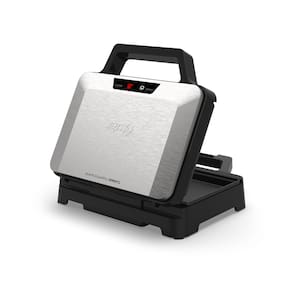 Miniatura Sanduicheira Oster OSAN500 1000W Chapas Antiaderentes Alça Isotérmica Porta-fio Inox 220V