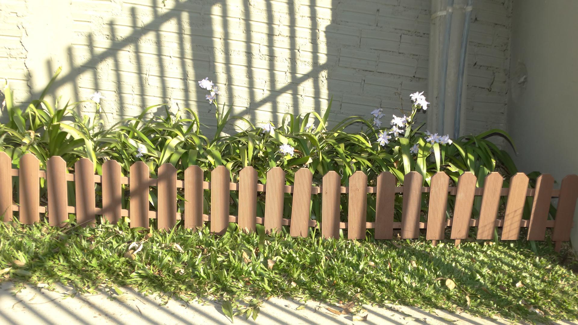 Kit 5 Metros Cercas Para Jardim 50X40Cm Modelo Colonial P 40cm - Marrom - 50cm - Madeira resistente ao tempo