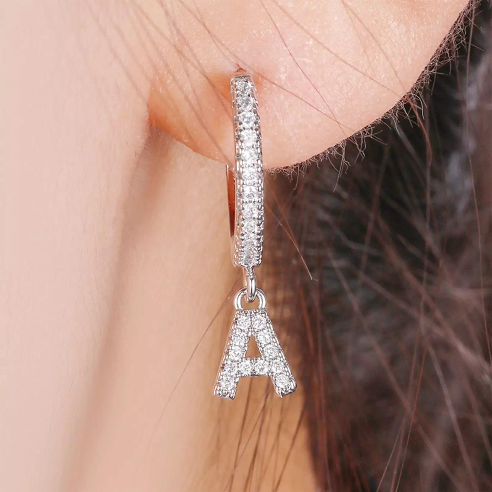 Miniatura Brinco Prateado Letra H Alfabeto Argola Strass S1633