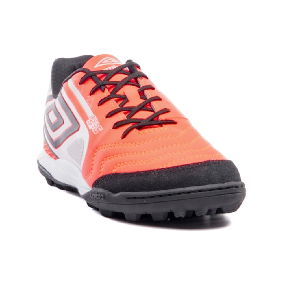 Miniatura Chuteira Umbro Pro 5 Bump Club Society CORAL/PRETO - 35