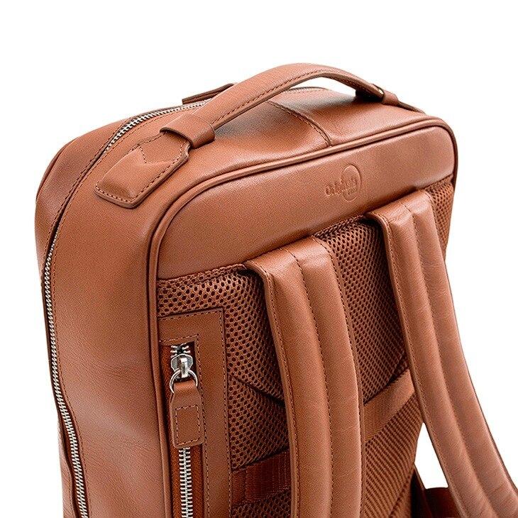 Mochila para MacBook 16'' iPlace, Pampas, Couro Marrom