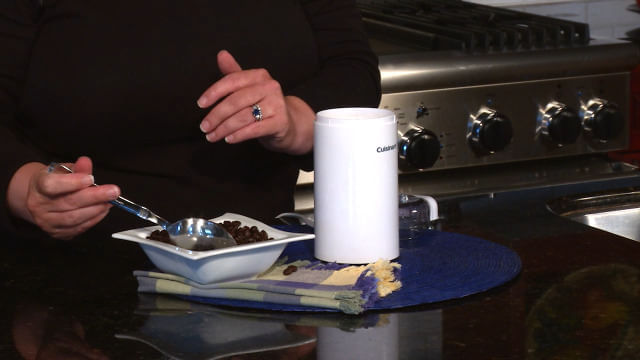 Miniatura Moedor de Café Cuisinart DCG20N Branco 110V