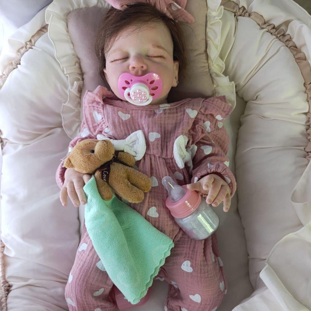 Bebê Reborn Menina Artesanal Olhos Fechados Toda De Silicone De Vínil Macia