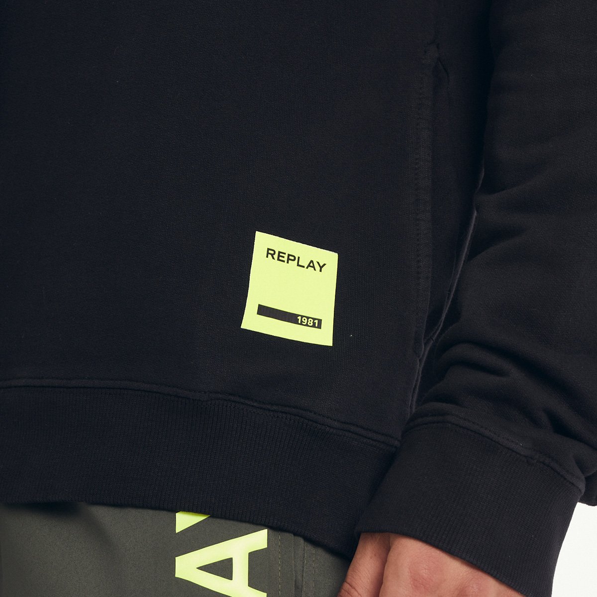 Miniatura Blusa Moletom Replay C/ Cardaço Masculina Preto - GG