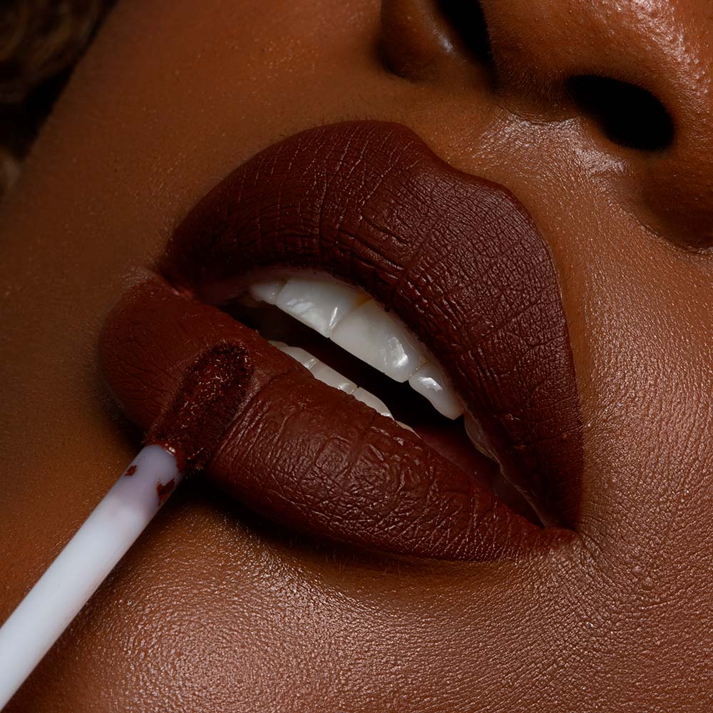 Bruna Tavares BT + Lu Kit com 4 Batons Líquidos e 1 Gloss Labial + Frasqueira Kit