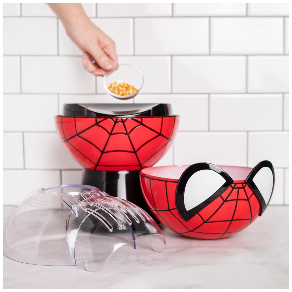 Miniatura Pipoqueira Elétrica com Tema Marvel Homem Aranha, Copo Medidor e Tampa que Vira Tigela de Servir, 110V, Uncanny Brands, Vermelha e Preta 110v
