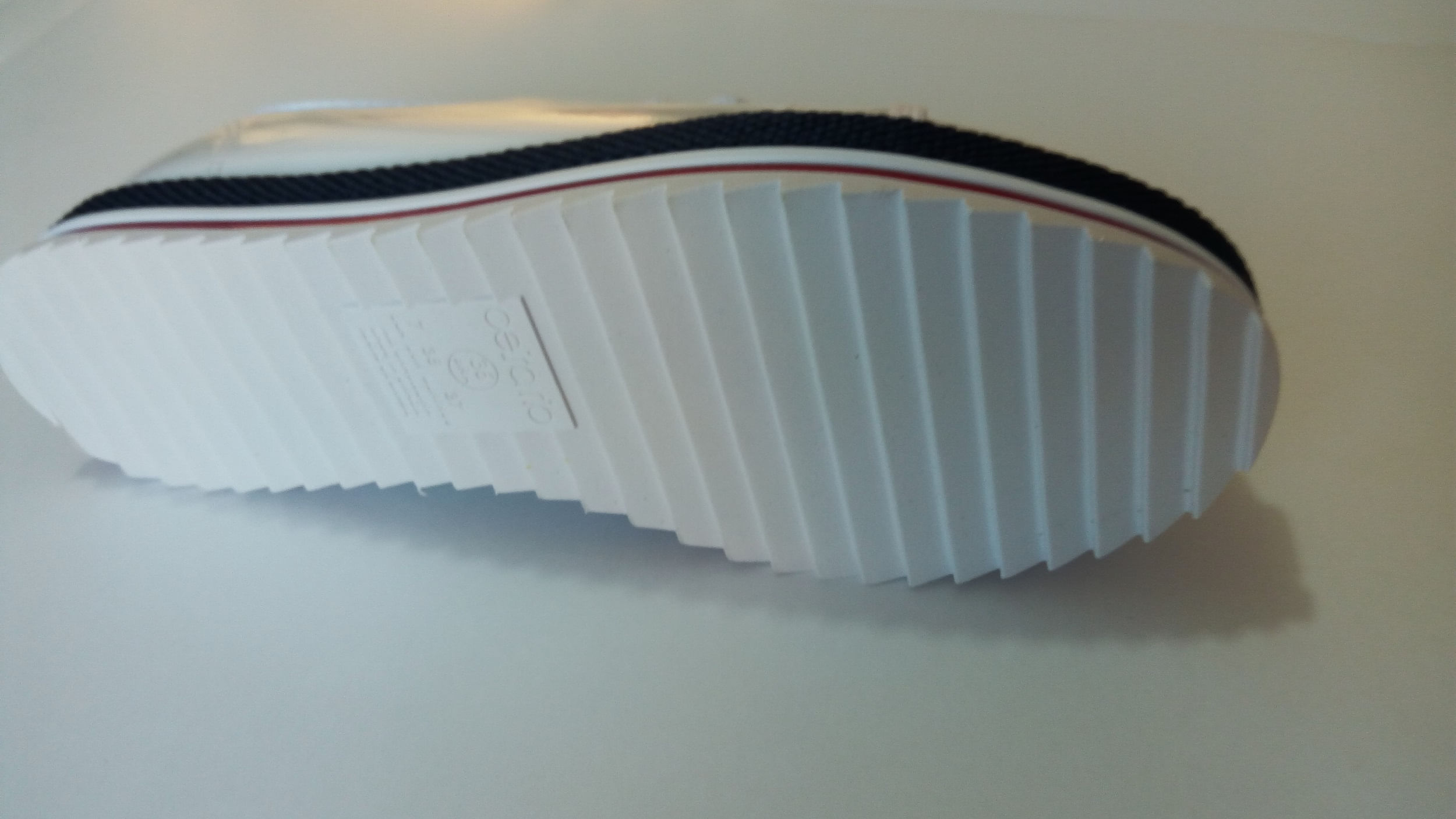 Miniatura Tênis modelo Oxford Feminino em Verniz Branco tamanho 36