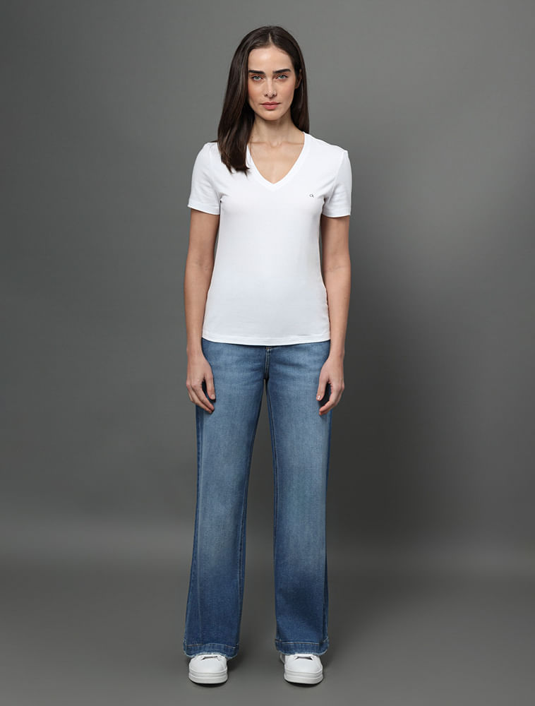 Miniatura Camiseta Feminina Lisa Decote v Recorte Lateral Calvin Klein - Branco Camiseta Feminina Lisa Decote v Recorte Lateral Calvin Klein Branco g