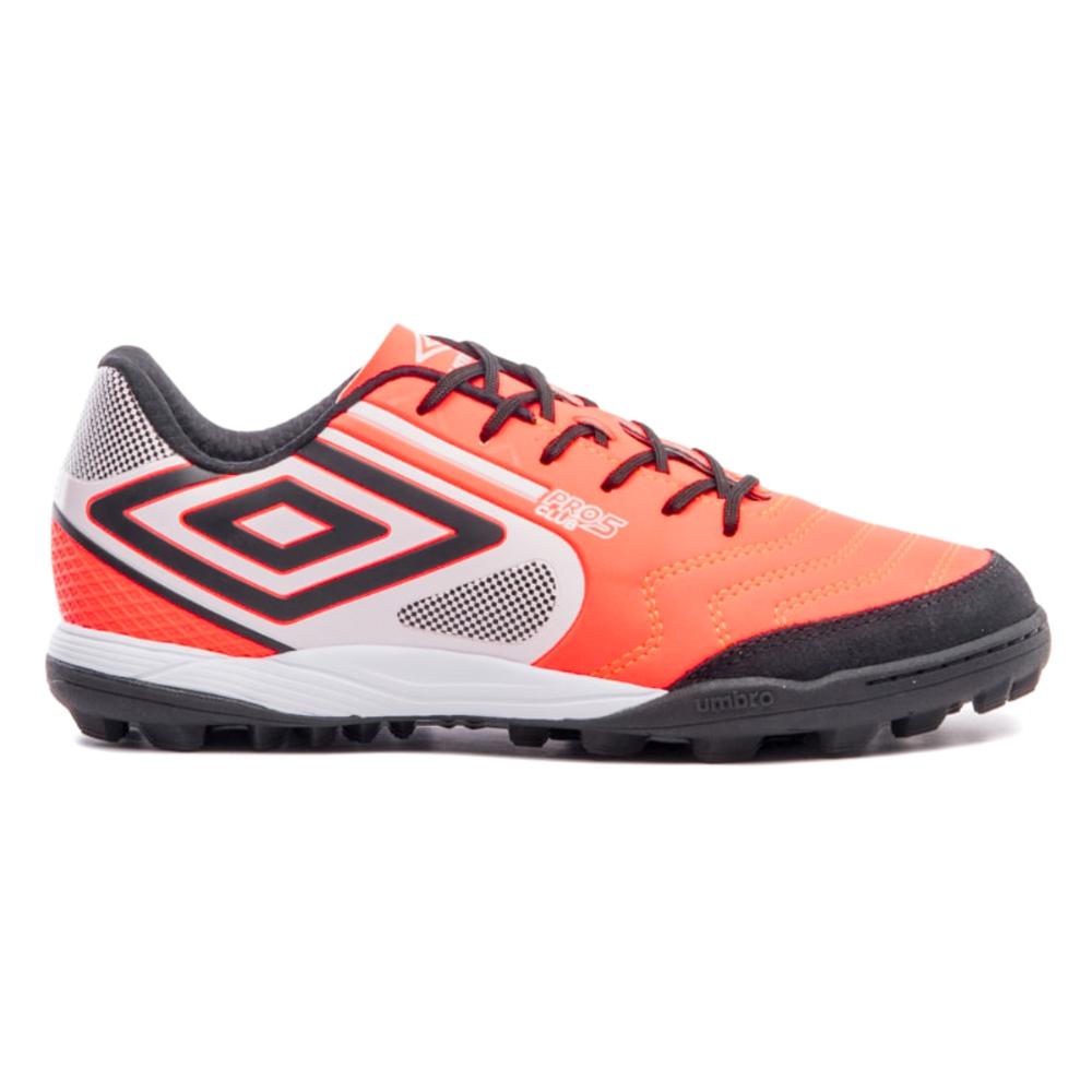 Miniatura Chuteira Umbro Pro 5 Bump Club Society CORAL/PRETO - 35