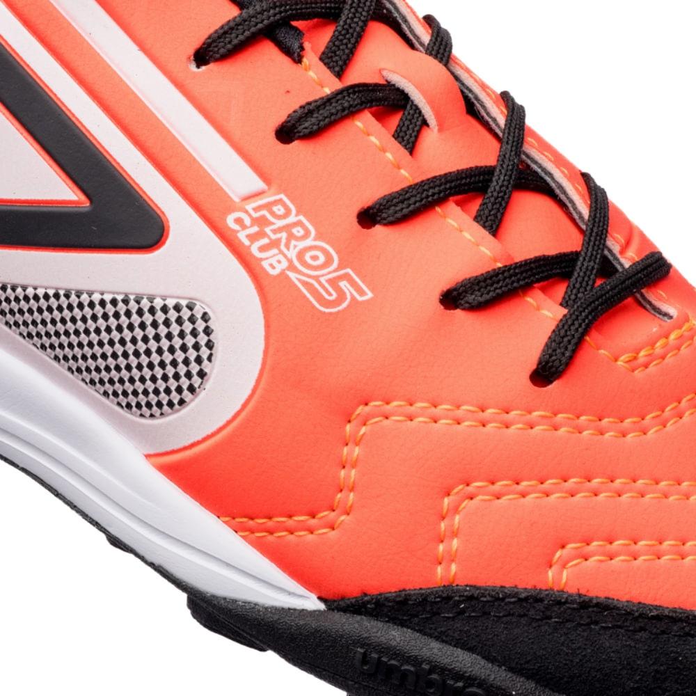 Miniatura Chuteira Umbro Pro 5 Bump Club Society CORAL/PRETO - 35