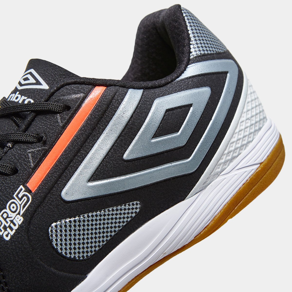 Chuteira Futsal Umbro Pró 5 Bump Club Unissex Preto+Prata - 37