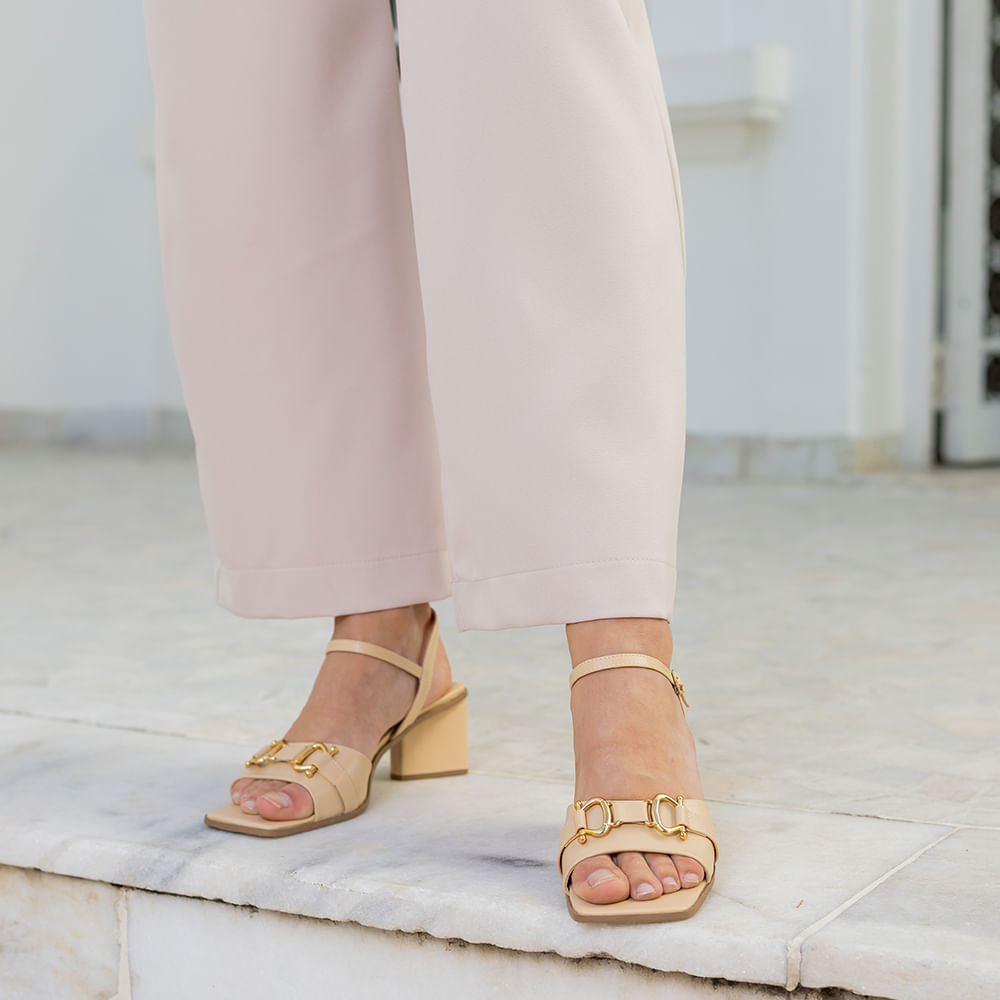 Miniatura Sandalia Salto Bloco Medio com Fivela Creme 34