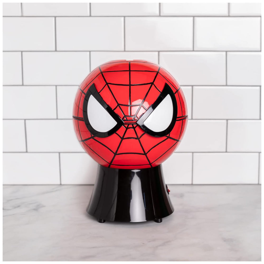 Miniatura Pipoqueira Elétrica com Tema Marvel Homem Aranha, Copo Medidor e Tampa que Vira Tigela de Servir, 110V, Uncanny Brands, Vermelha e Preta 110v