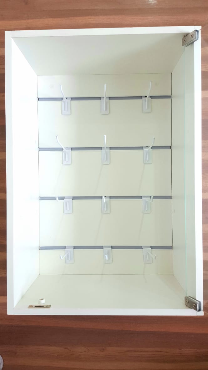 Painel Canaletado Vitrine Expositora Para Lojas Porta Vidro