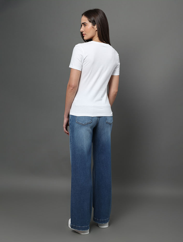 Miniatura Camiseta Feminina Lisa Decote v Recorte Lateral Calvin Klein - Branco Camiseta Feminina Lisa Decote v Recorte Lateral Calvin Klein Branco g