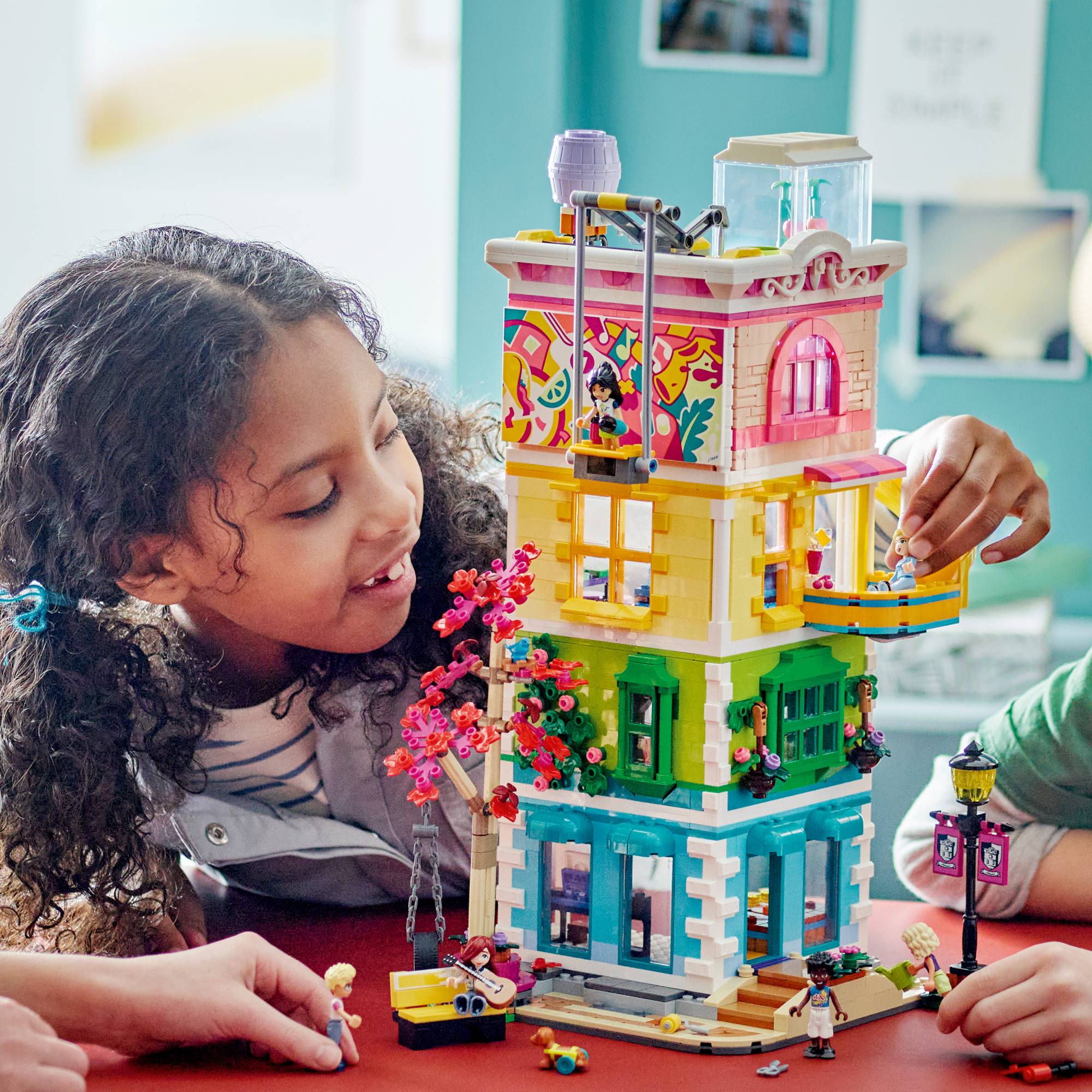 Miniatura LEGO Friends - Centro Comunitário de Heartlake City Centro Comunitario de Heartlake City