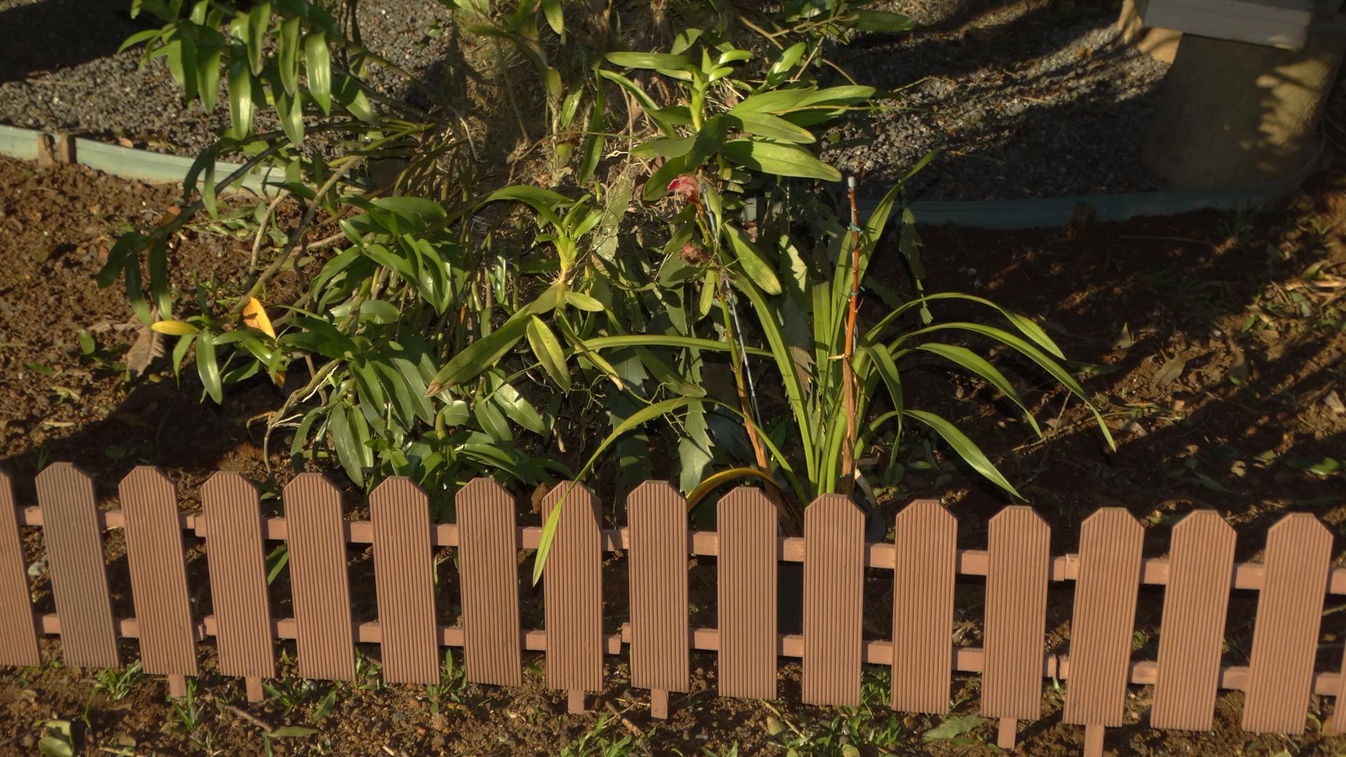 Miniatura Kit 5 Metros Cercas Para Jardim 50X40Cm Modelo Colonial P 40cm - Marrom - 50cm - Madeira resistente ao tempo