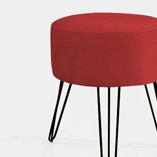 Miniatura Puff Suede Vermelho Pés Aramados Preto Para Sala Recepção