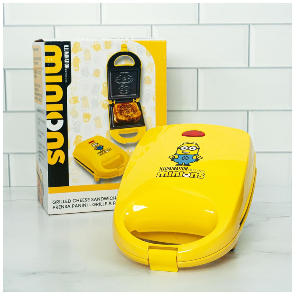 Sanduicheira com Placas Antiaderente Temática Minions, 110V 520W, Uncanny Brands, Amarela 110v