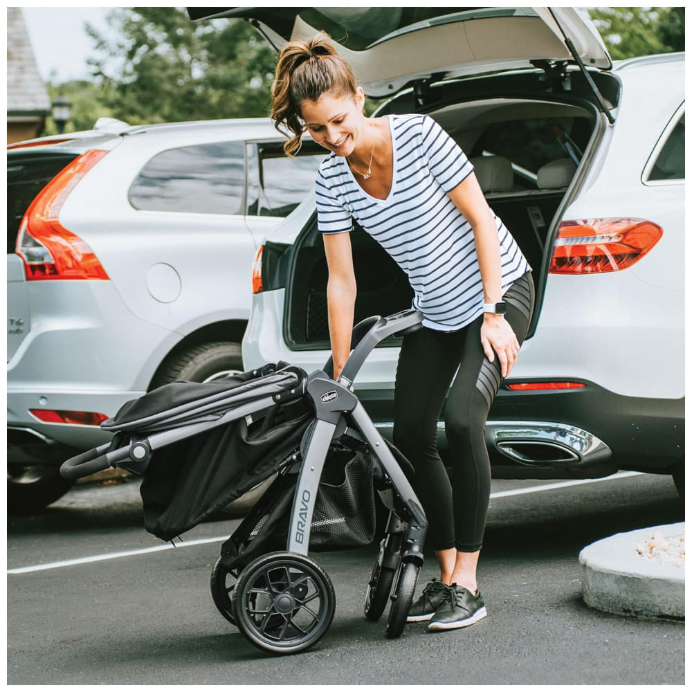 Miniatura Carrinho de Bebê com Rodas Grandes para Até 9 KG, Chicco Bravo, Preto