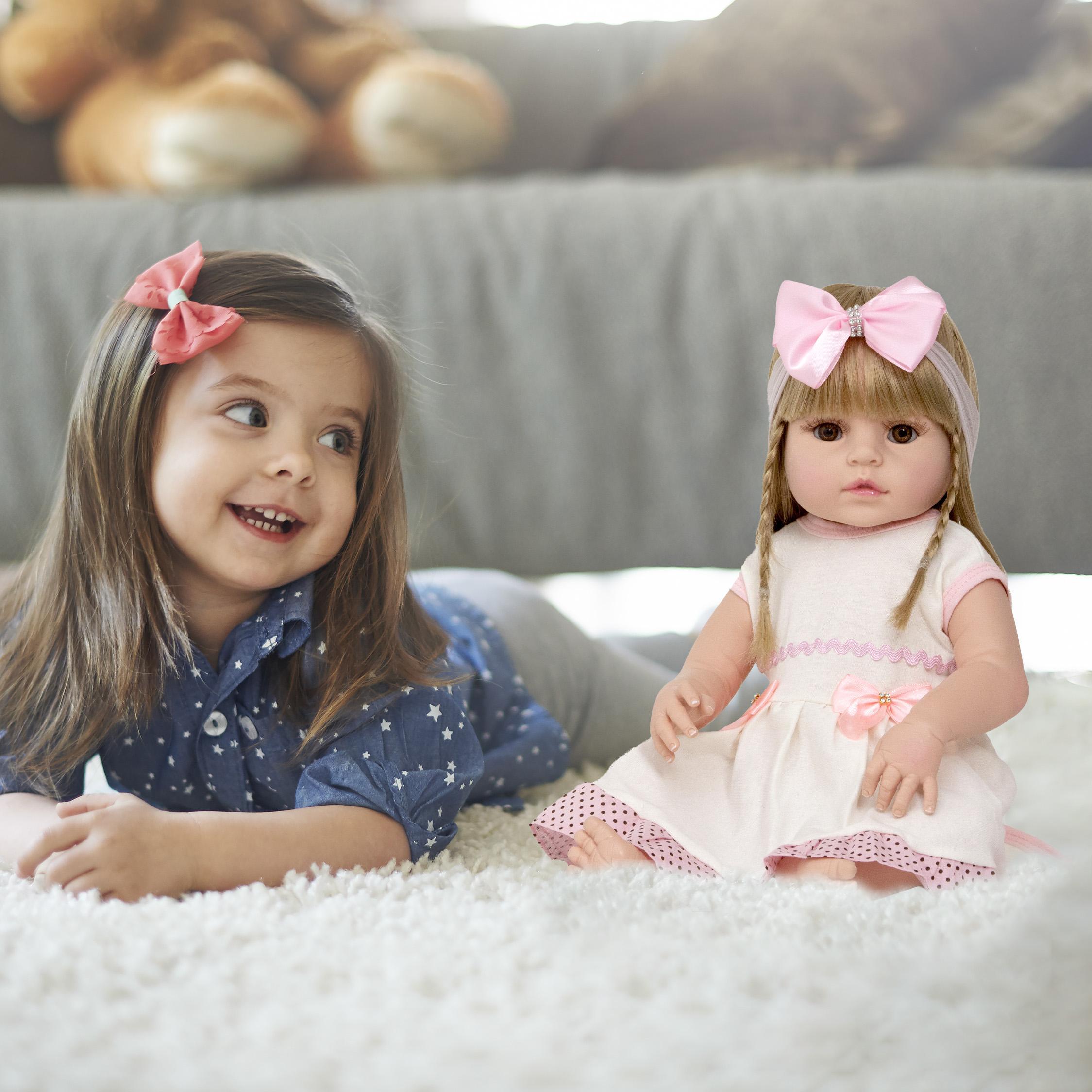 Boneca Bebe Reborn Loira Corpo De Silicone Enxoval 20 Itens