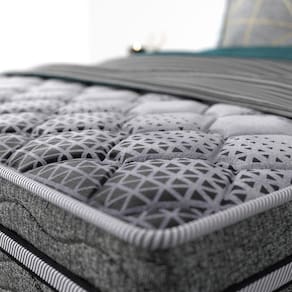 Cama Box de Casal Probel Village D28 com Molas Ensacadas e Pillow Euro 68x138x188cm - Branco/Preto