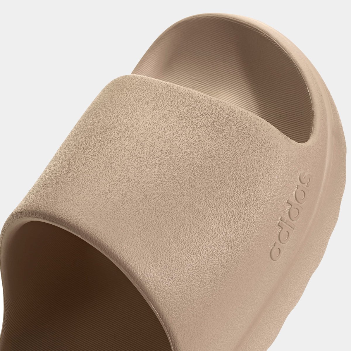 Chinelo Adilette Lumia Marrom - 42/43
