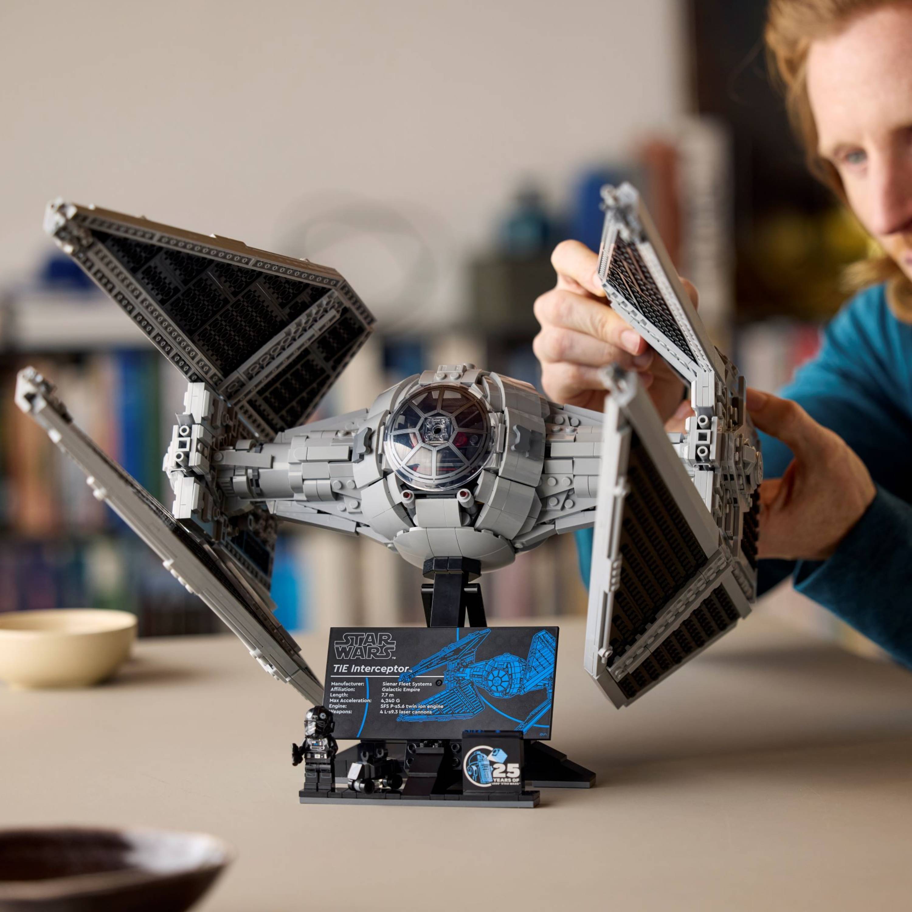 Miniatura LEGO Star Wars - TIE Interceptor™