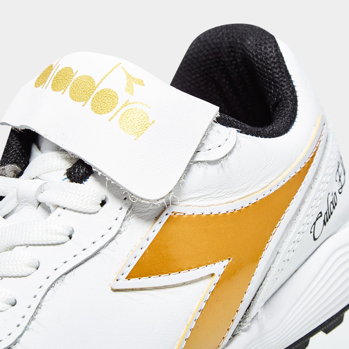 Chuteira Society Diadora Calcio Elite II Unissex Branco+dourado - 38