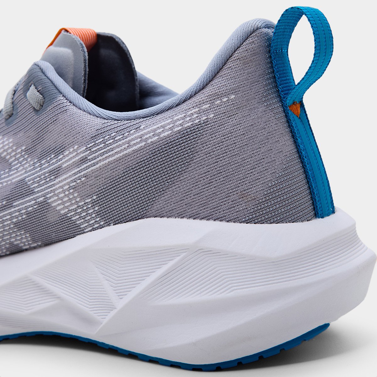 Tênis Asics Novablast 5 Masculino Cinza+Branco - 39