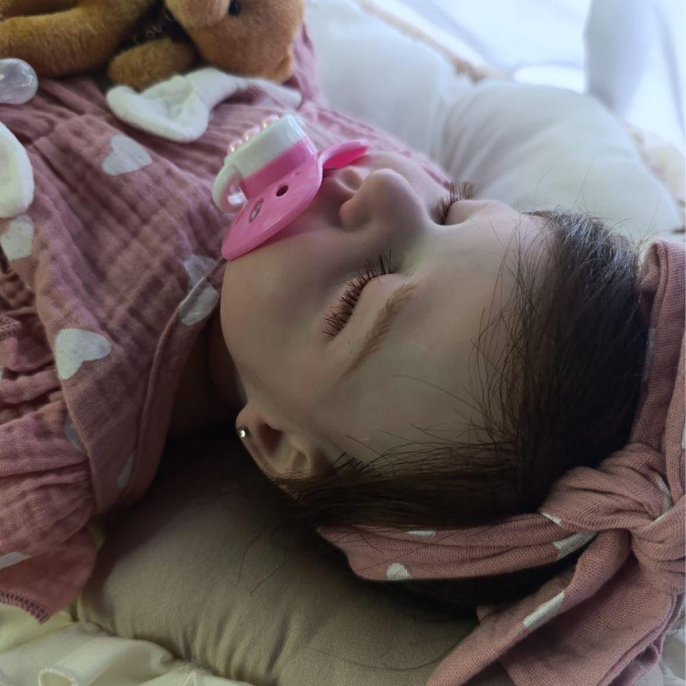 Miniatura Bebê Reborn Menina Artesanal Olhos Fechados Toda De Silicone De Vínil Macia