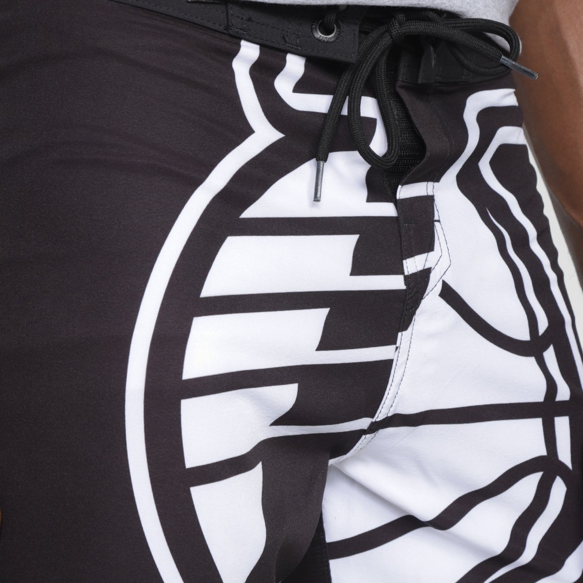 Miniatura Bermuda NBA Los Angeles Lakers Maxi Logo Masculina Preto - 38