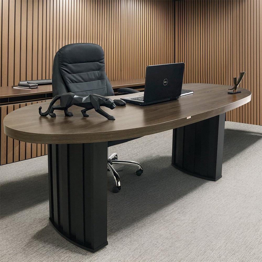 Mesa Para Escritório com Curvas Orgânicas, Pés Ripados e Tampo Tamburato Diretor 2 Metros Artany Charuto/Preto