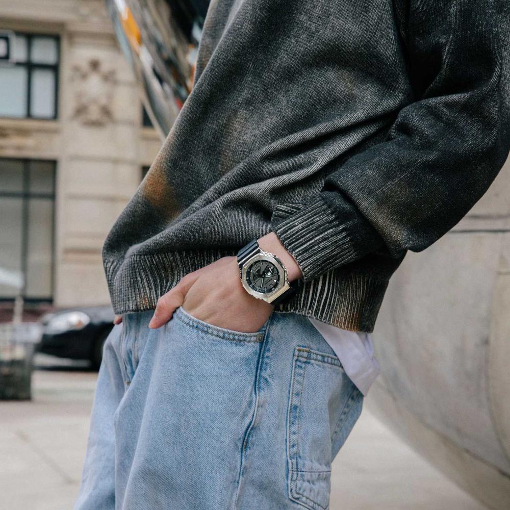 Relógio Casio G-SHOCK GM-2100-1ADR Metal Covered