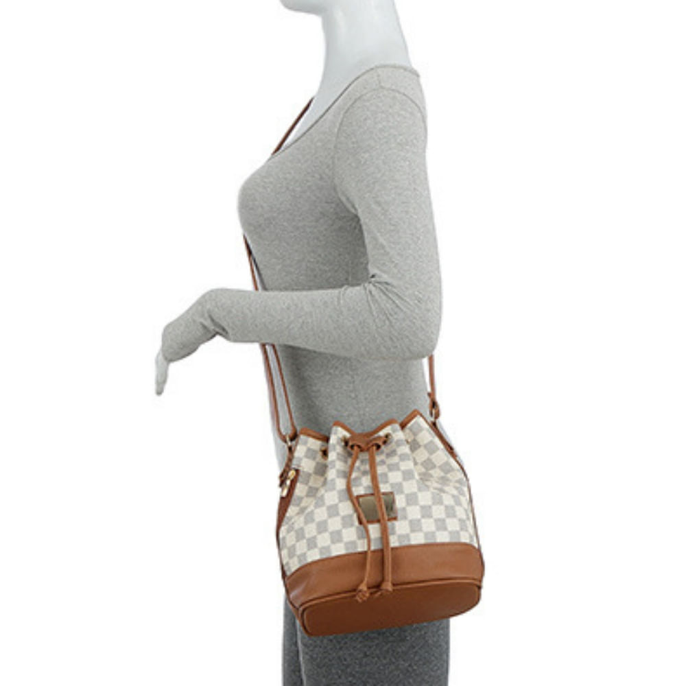 Miniatura Bolsa Saco Transversal MeVisto Estampa Xadrez Creme/Cinza