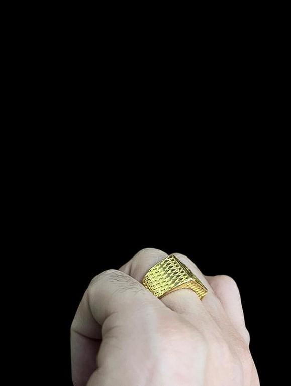 Miniatura Anel Letra Regulável - Banhado A Ouro 18K
