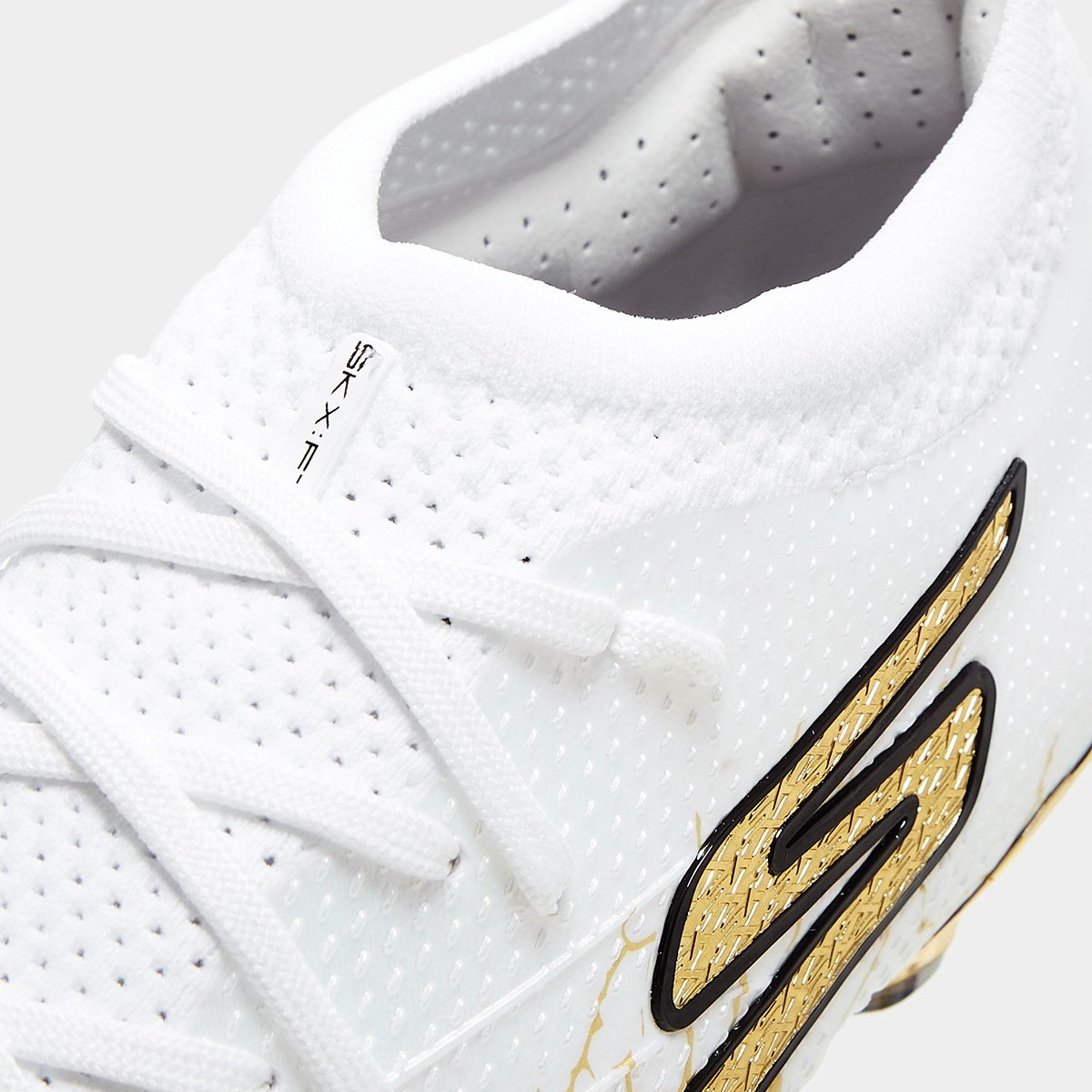 Chuteira Campo Skechers SKX_01 Low Diamond FG Masculina Branco+dourado - 38