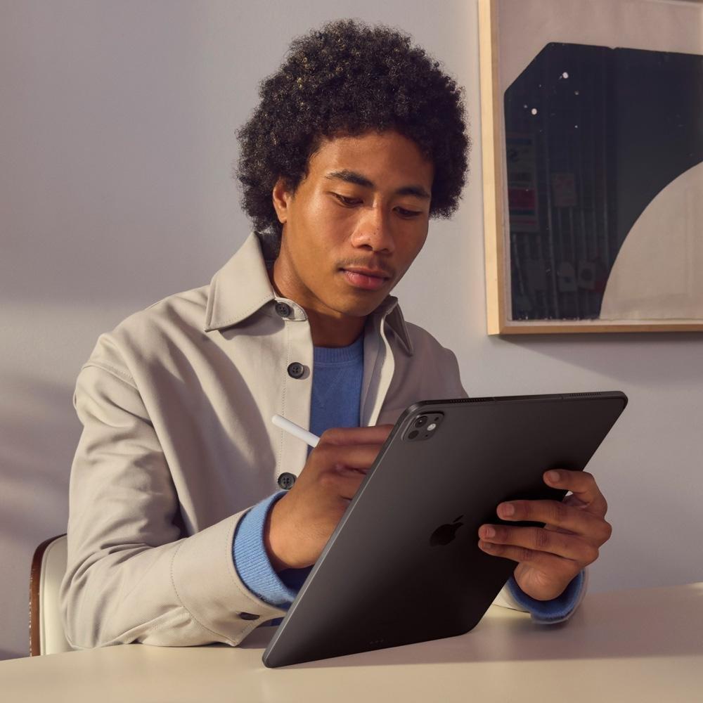 Miniatura iPad Pro Apple, Tela 13", 512GB, Chip M4, Wi-Fi, Câmera Traseira 12MP, iPadOS 17, Prateado - MVX53BZ/A