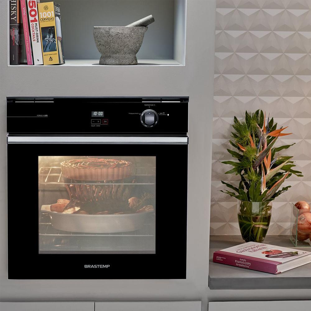 Forno de embutir a gás Brastemp 78 litros Preto com grill e timer touch 220V