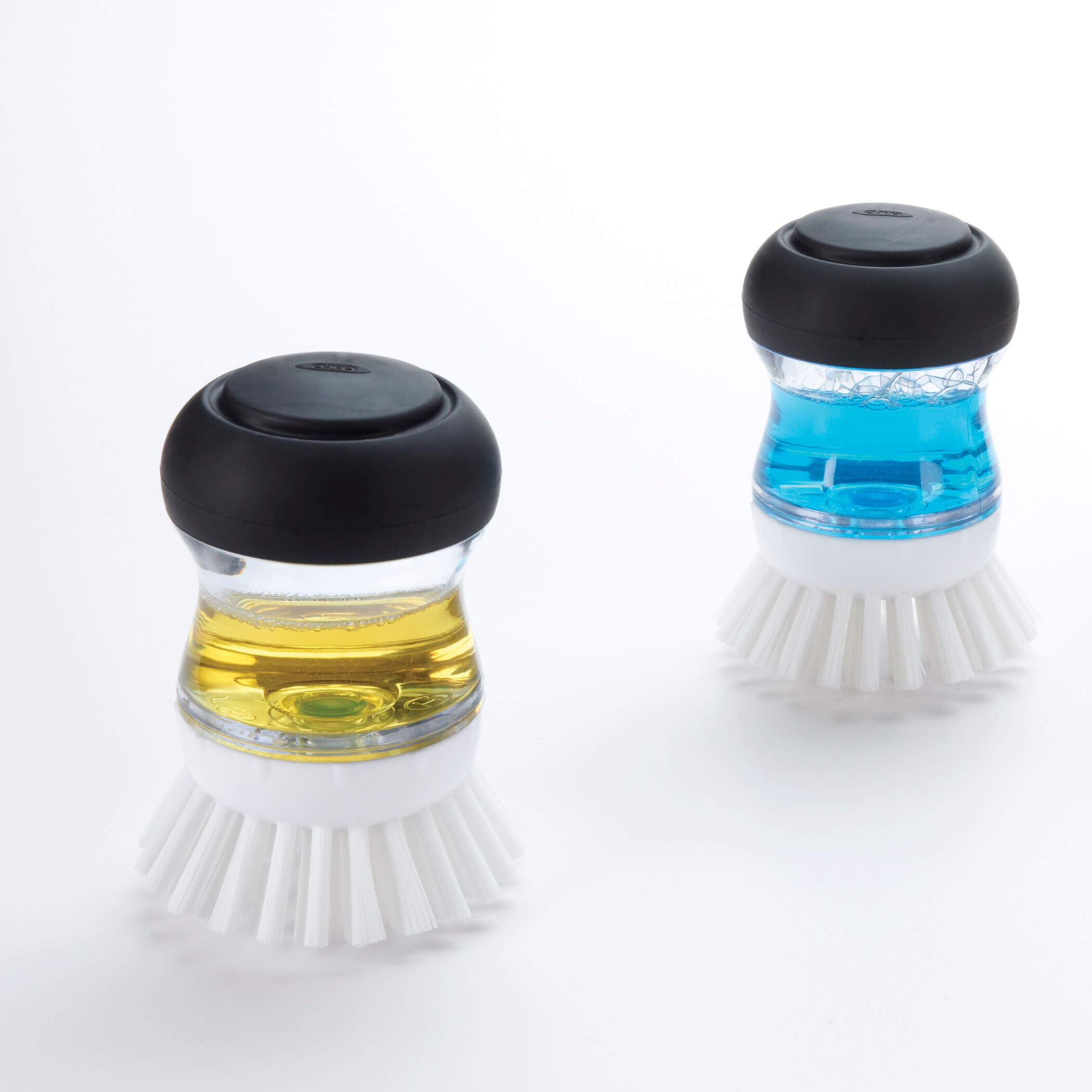Escova Redonda para Limpeza 6cm com Dispenser OXO