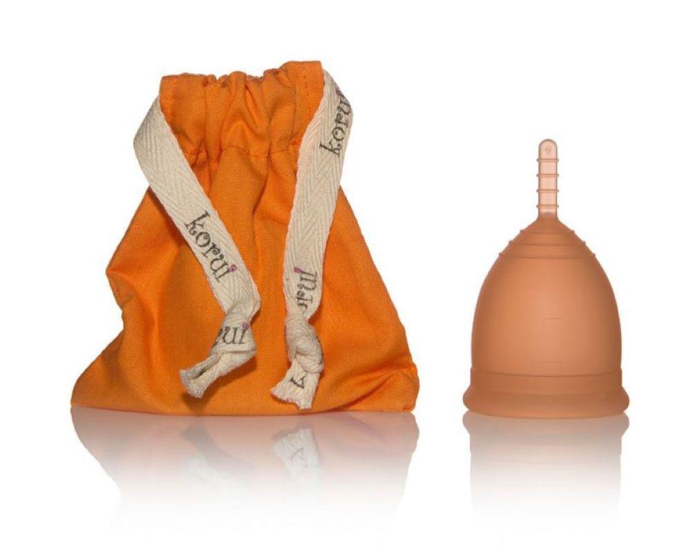 Kit Coletor Menstrual Korui Fluxo Leve + Panelinha Brisa Branco - Coletor menstrual - Silicone - Korui - Leve - Reutilizável