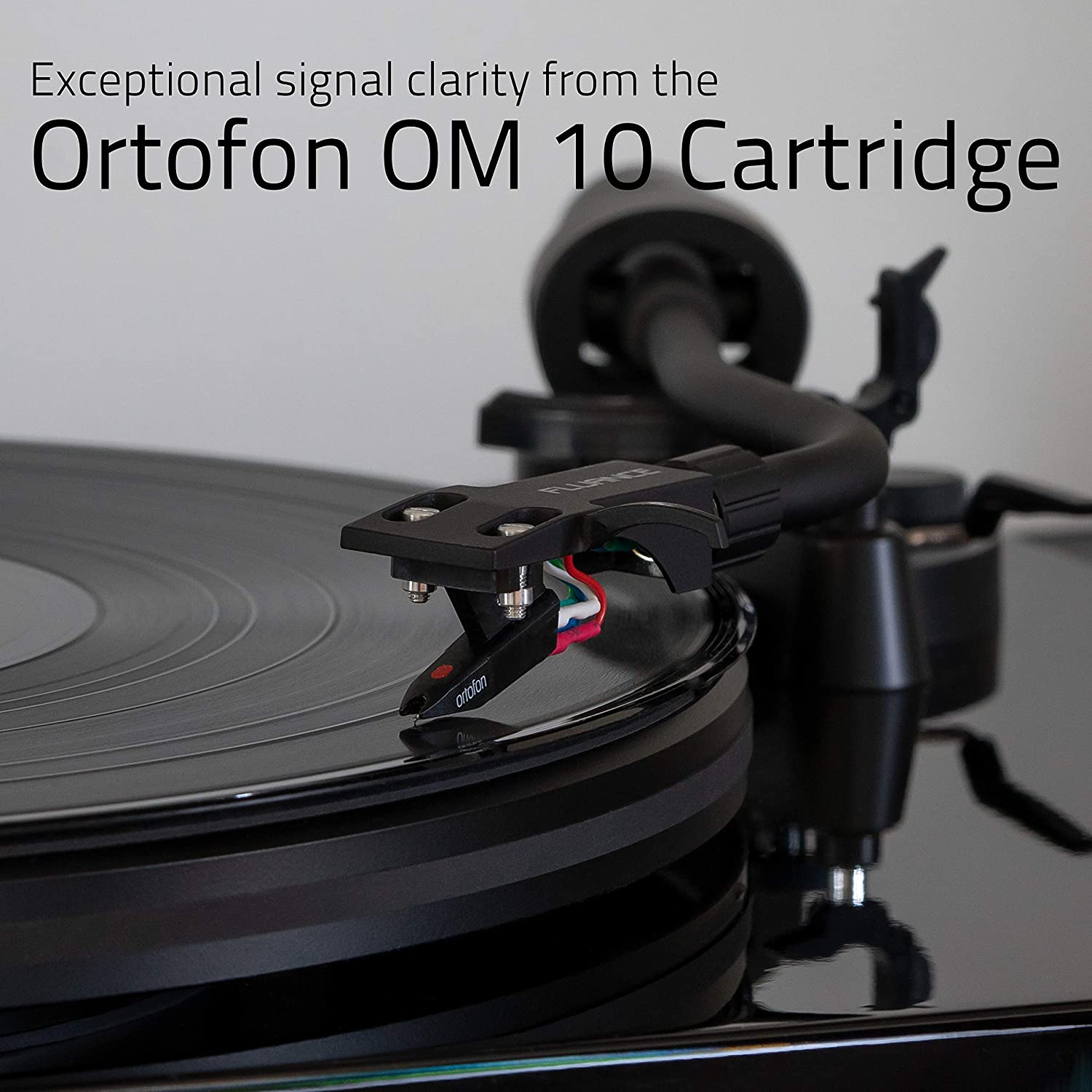 Miniatura Fluance RT82 Reference High Fidelity Vinyl Turntable Record Player with Ortofon OM10 Cartridge Speed Control Motor Solid Wood Plinth Vibration Isolation Feet Piano Black