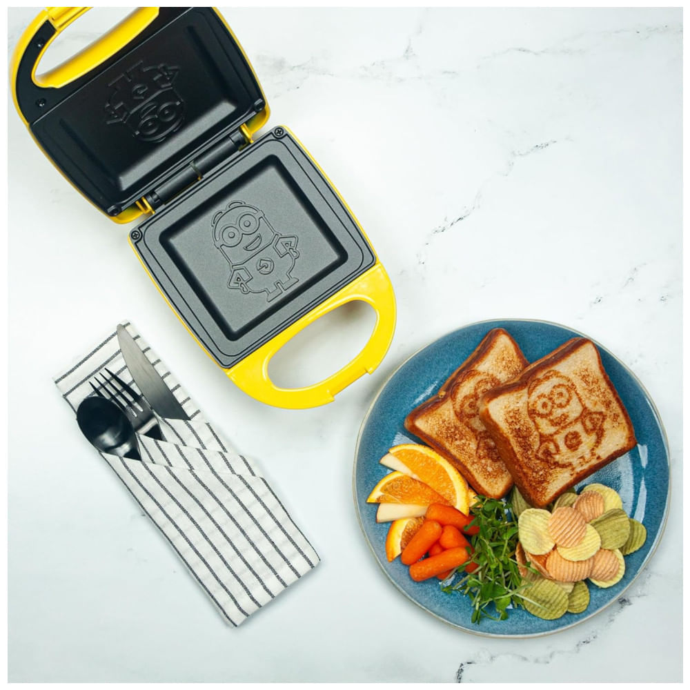 Miniatura Sanduicheira com Placas Antiaderente Temática Minions, 110V 520W, Uncanny Brands, Amarela 110v