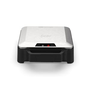 Miniatura Sanduicheira Oster OSAN500 1000W Chapas Antiaderentes Alça Isotérmica Porta-fio Inox 220V