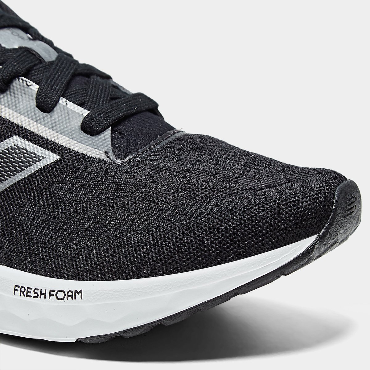 Tênis New Balance Fresh Foam Arishi V'4 Masculino Preto+Prata - 38