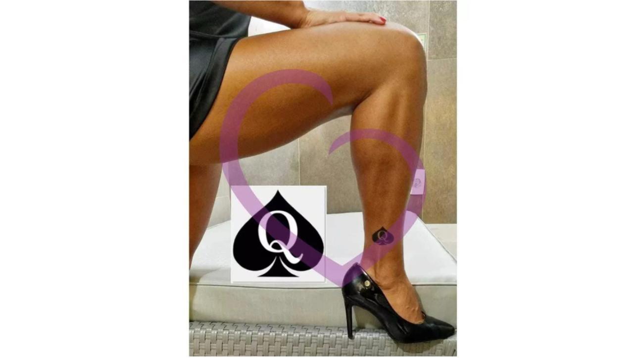 Miniatura Tatuagem Temporária Hotwife - 2 Artes - 10x6 cm