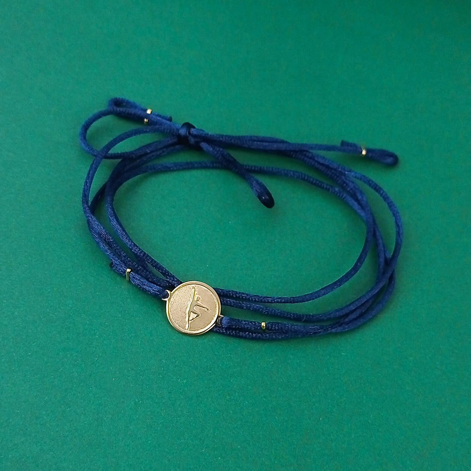 Miniatura Pulseira Cetim Azul Pingente O Solista Em Ouro 18K
