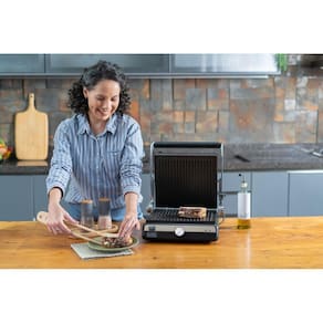 Grill Elétrico Black+Decker G1500G Gourmand Gris 1500W Abertura 180° Chapas Removíveis Antiaderente Inox 110V