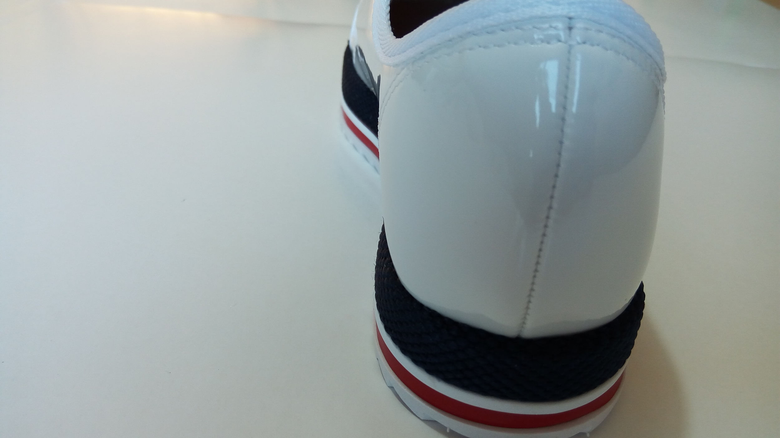 Miniatura Tênis modelo Oxford Feminino em Verniz Branco tamanho 36