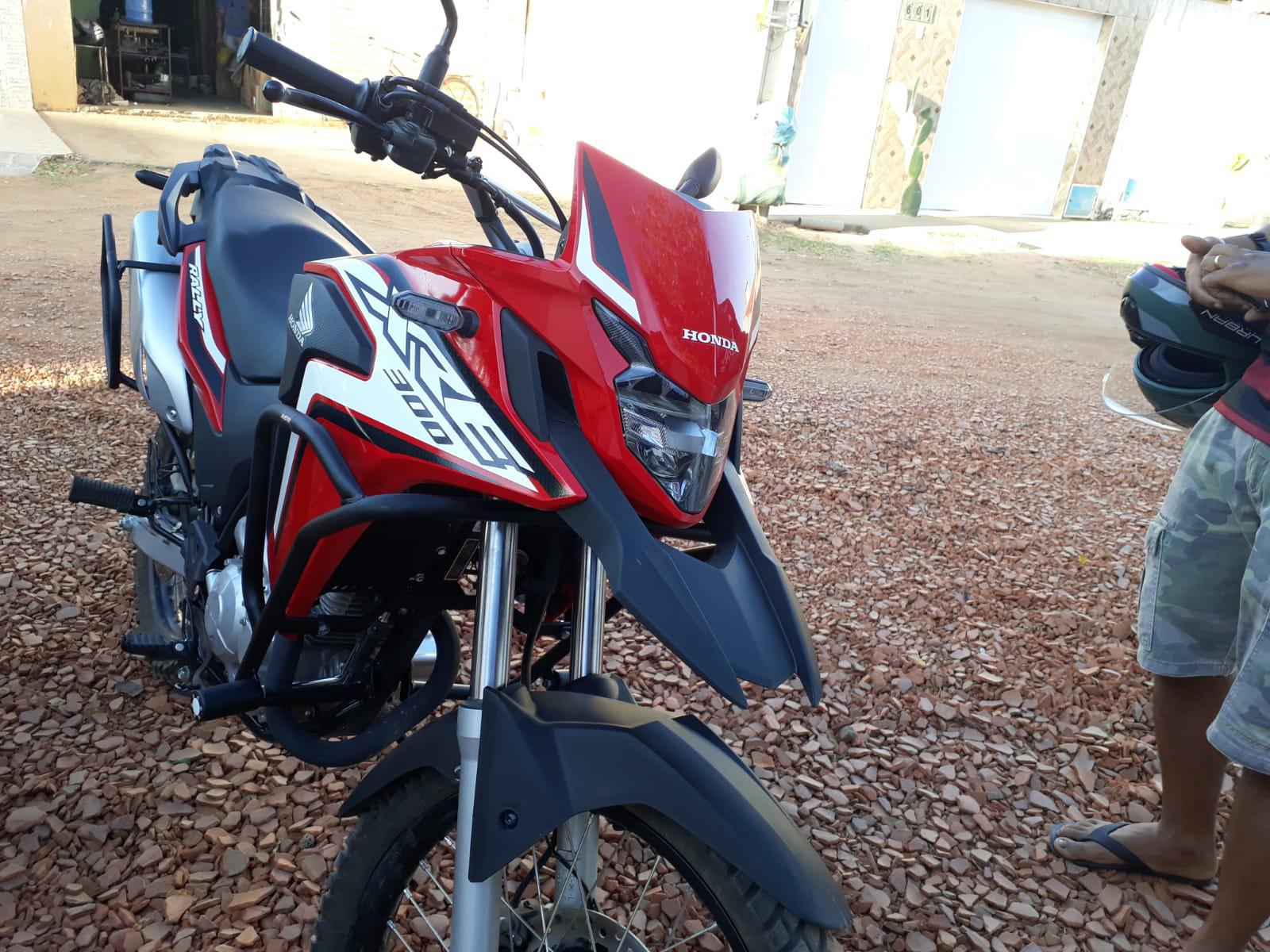 Protetor CarenagE Motor Xre 300 Com Par De Leds Angel Eyes